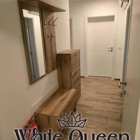 White Quenn