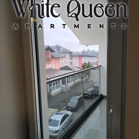 Daire White Quenn