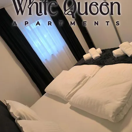 Daire White Quenn