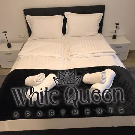 White Quenn *